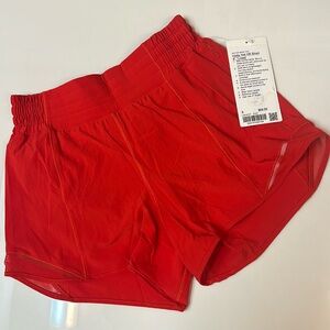 NEW Lululemon Hotty Hot High-Rise Lined Short 4" Size 6